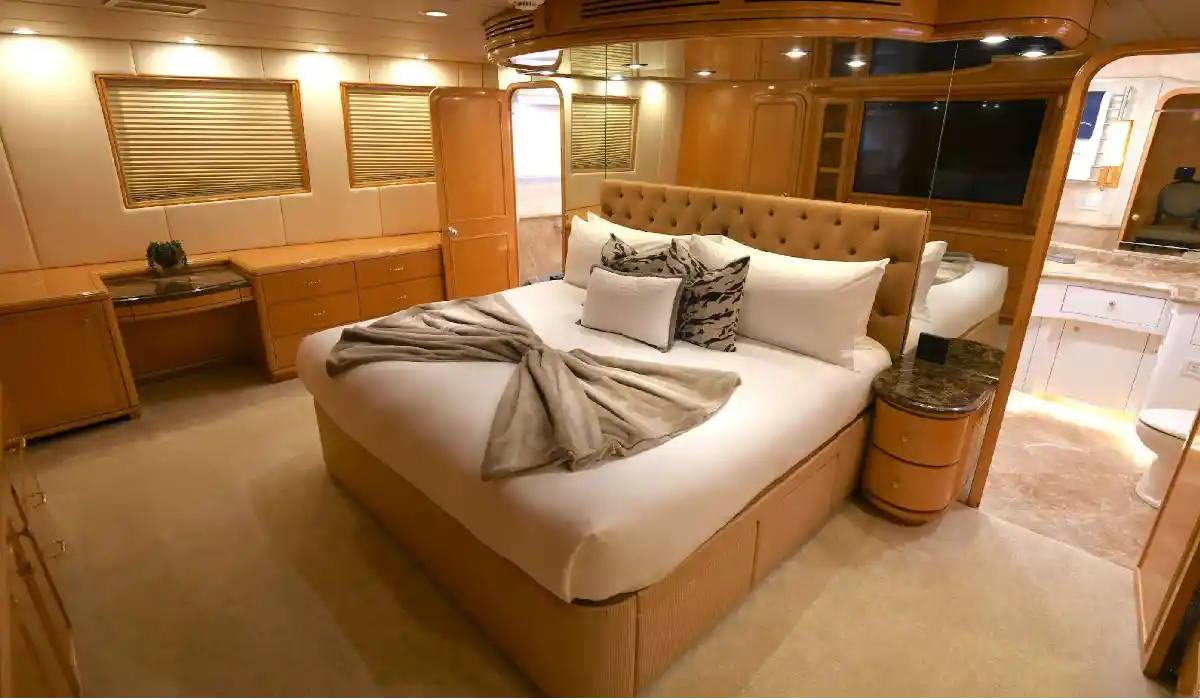 Hatteras - Lone Star - Luxury Yacht Rentals Near me - Used Luxury Yachts Near me - Exclusive Concierge Club.webp